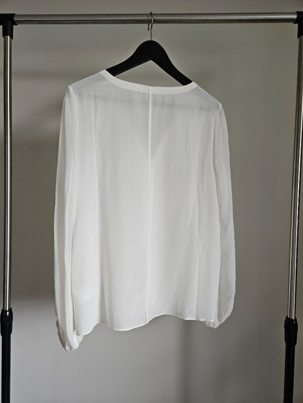NWOT Ralph Lauren 100% Mulberry Silk V-Neck Button-Up Blouse White - Size S/M - Picture 2 of 12